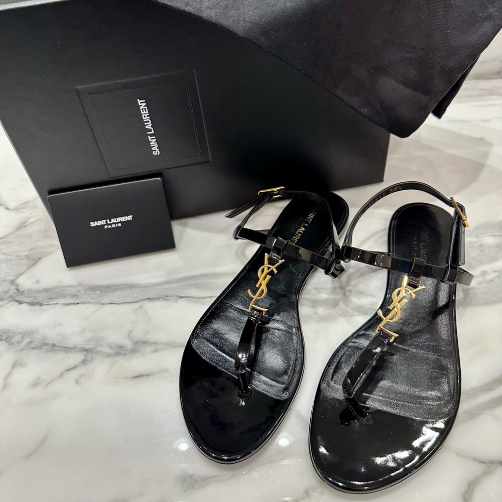 YSL Vitel Vernice Soft sandals in Nero, size 38.5